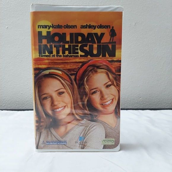 Mary-Kate Ashley Olsen - Holiday in the Sun VHS 2001 Clamshell Packaging - Picture 1 of 7